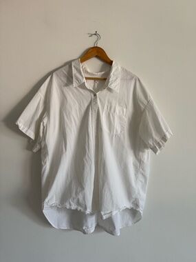 Aritzia White Boxy Short-Sleeve Button-Up Shirt